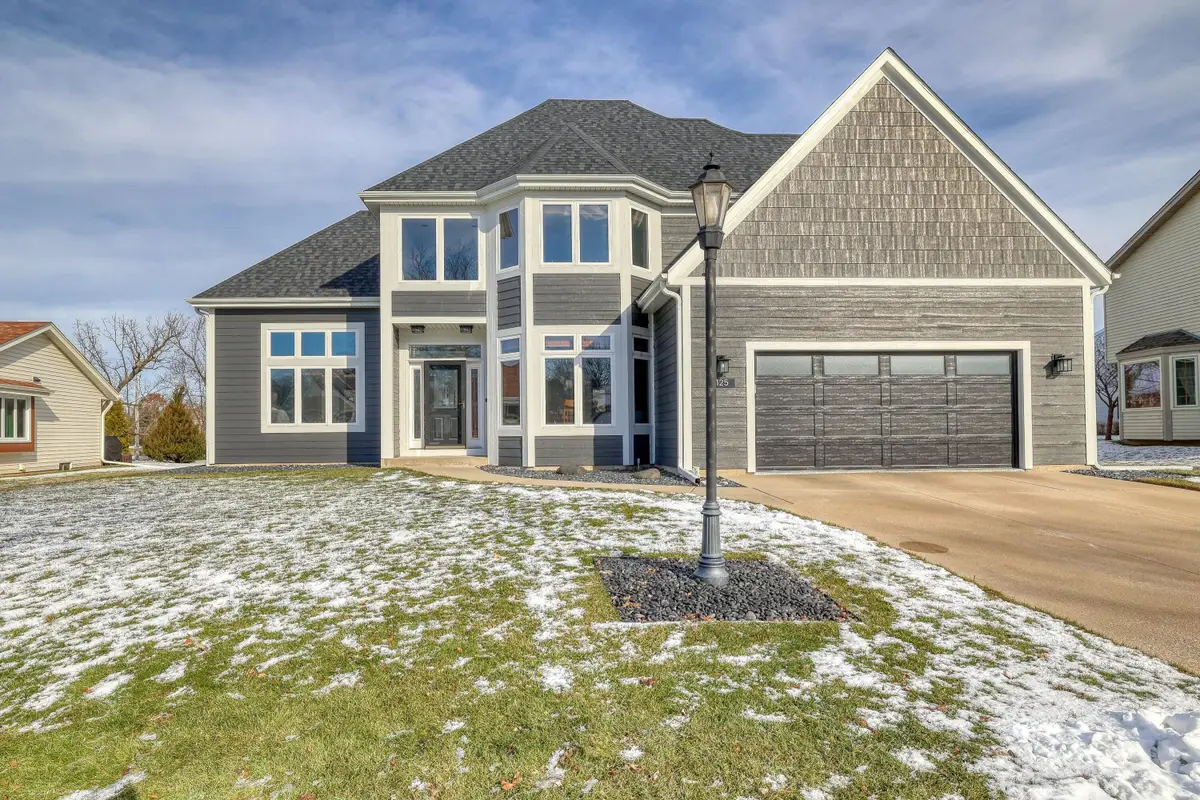 1125 Carlee Ann Ln, Pewaukee, WI 53072 - #1