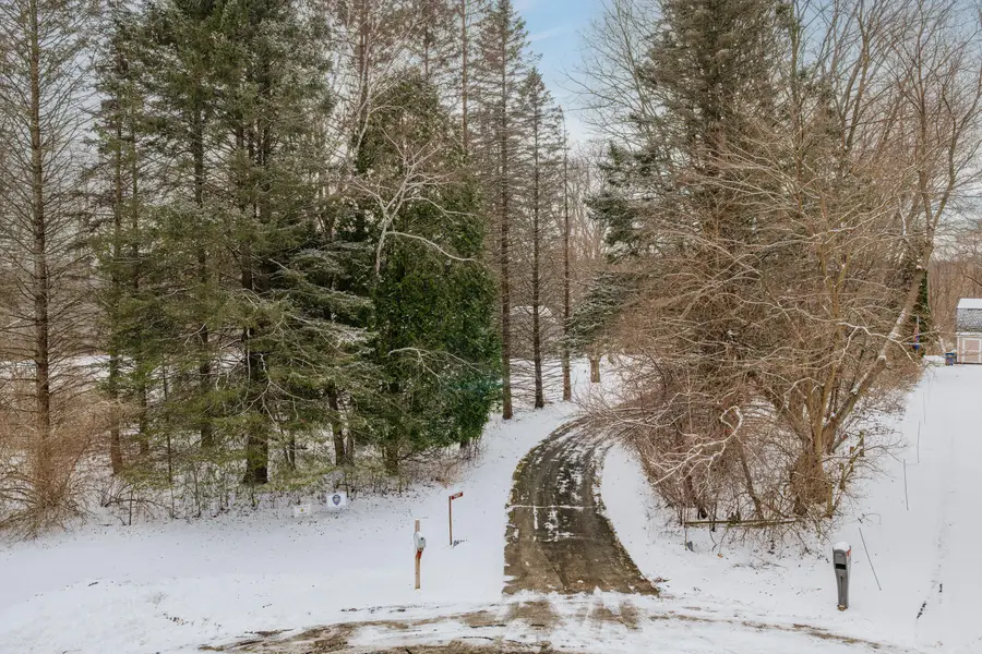 707 Kimberly Ct, Grafton, WI 53024 - Image #2