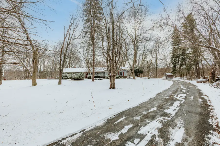 707 Kimberly Ct, Grafton, WI 53024 - Image #3