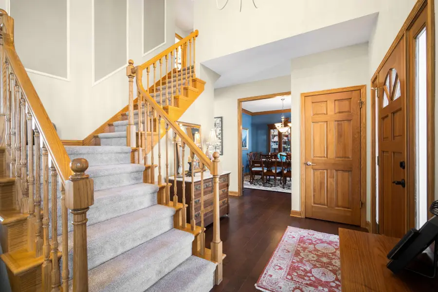 8086 S Meadowcreek Ct, Franklin, WI 53132 - Image #3