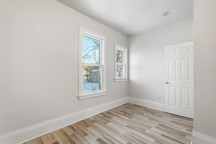 4222 W Lloyd St, Milwaukee, WI 53208 - Image #3