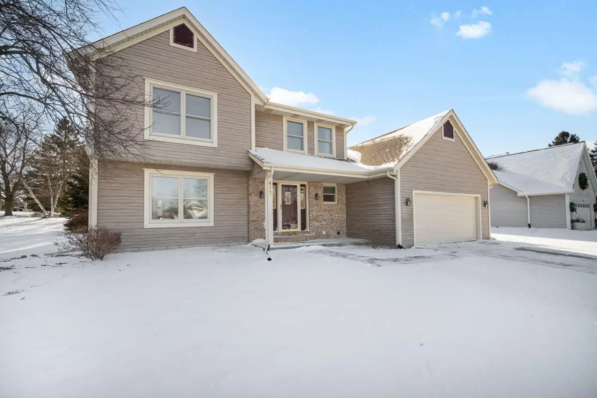 417 Deer Ridge Dr, West Bend, WI 53095 - Image #1