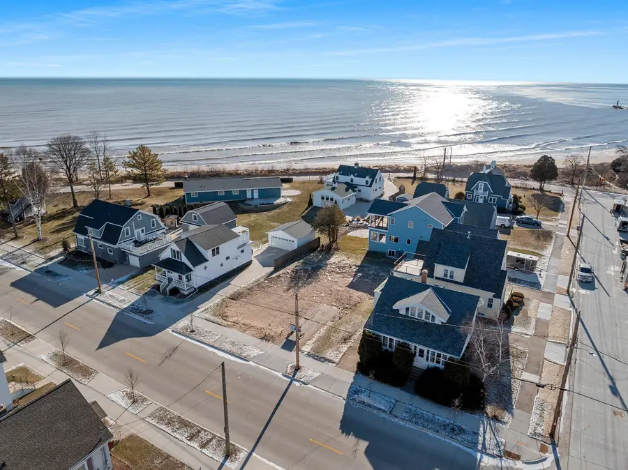 911 17th St, Two Rivers, WI 54241 - Image #3