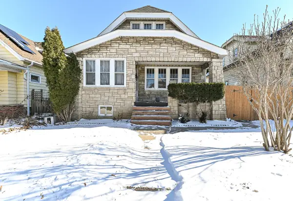 3128 S 9th Pl, Milwaukee, WI 53215