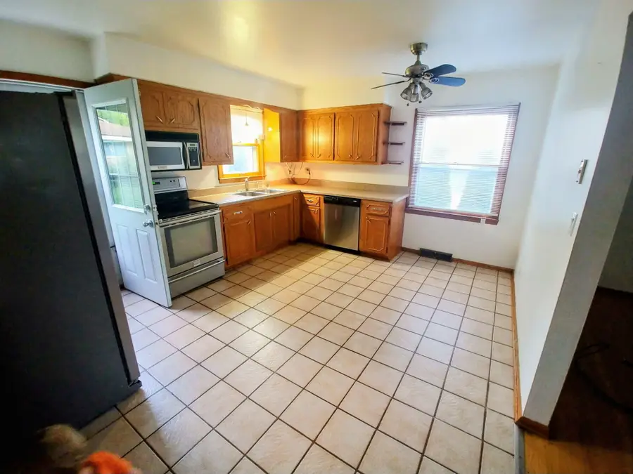 12128 W Dearbourn Ave, Wauwatosa, WI 53226 - Image #3