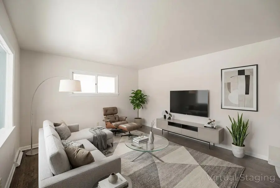 7629 W Thurston Cir, Milwaukee, WI 53218 - #3