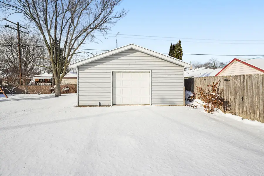 7108 Pershing Blvd, Kenosha, WI 53142 - Image #3