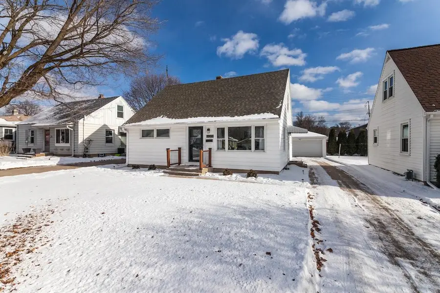 1006 S 109th St, West Allis, WI 53214 - Image #3