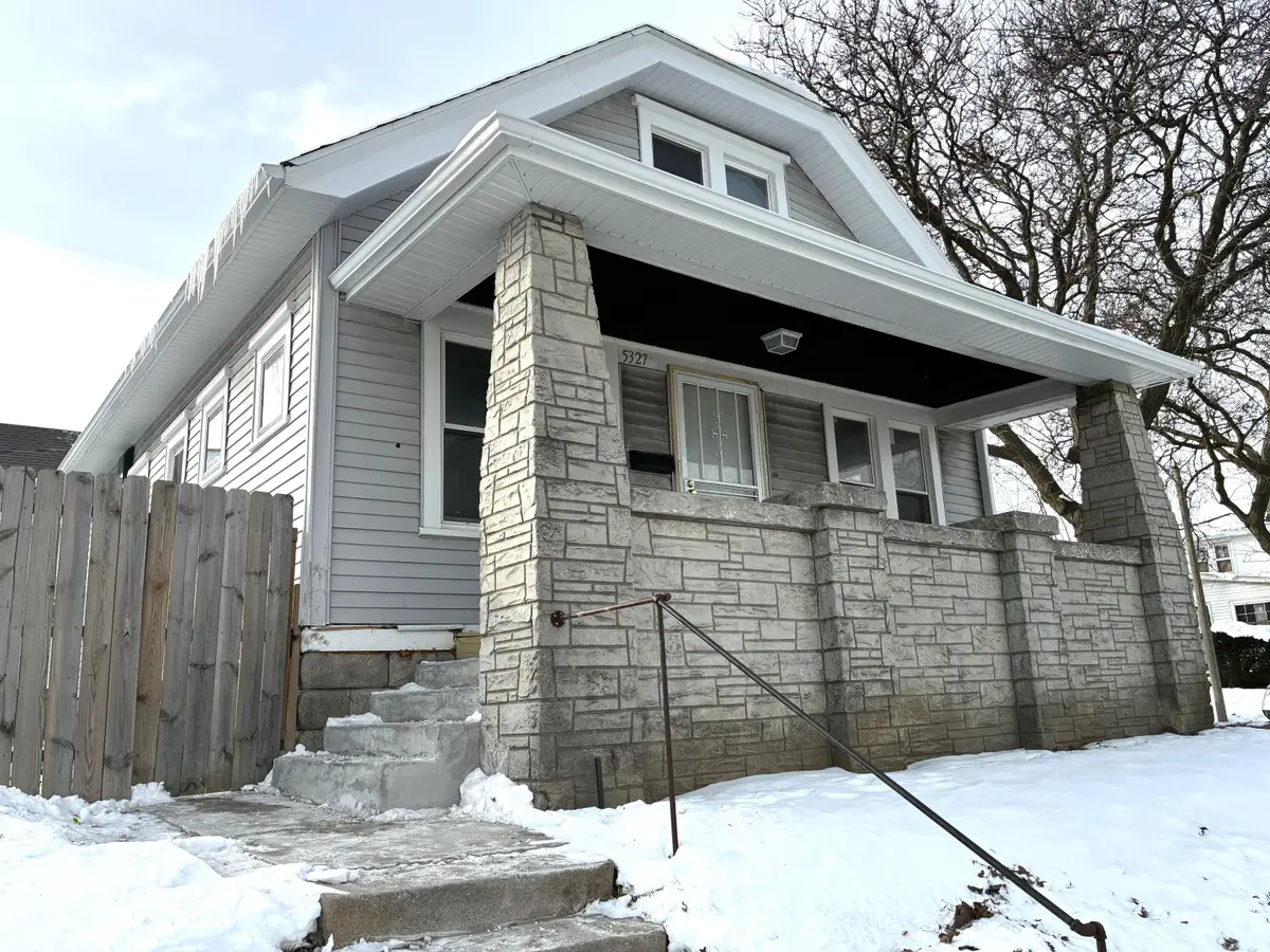 5327 W Wright St, Milwaukee, WI 53210 - Image #1