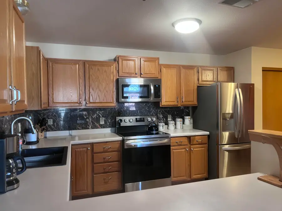 1978 Parknoll Ln, Port Washington, WI 53074 - Image #2