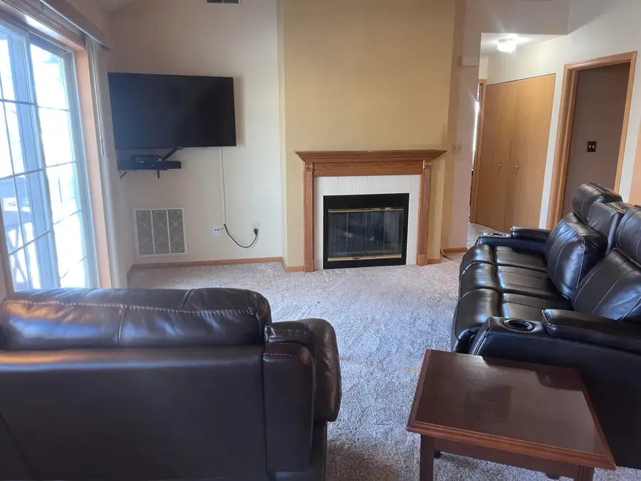 1978 Parknoll Ln, Port Washington, WI 53074 - Image #3