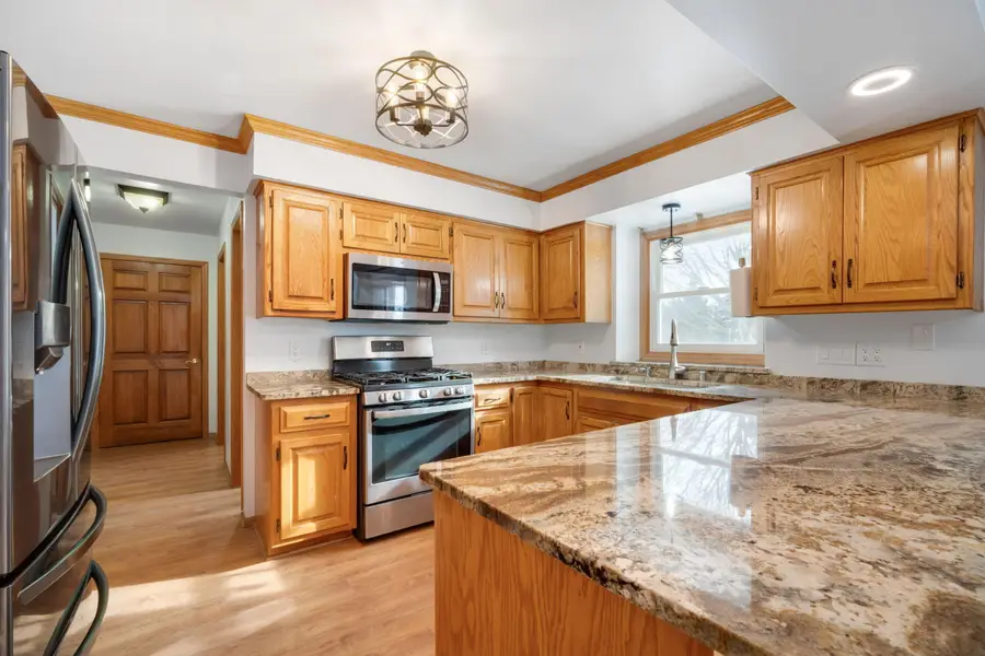 683 Fox Run Dr, Saukville, WI 53080 - Image #3