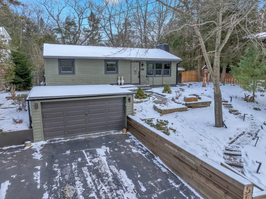 5521 Evergreen Dr, Wilson, WI 53081 - Image #2