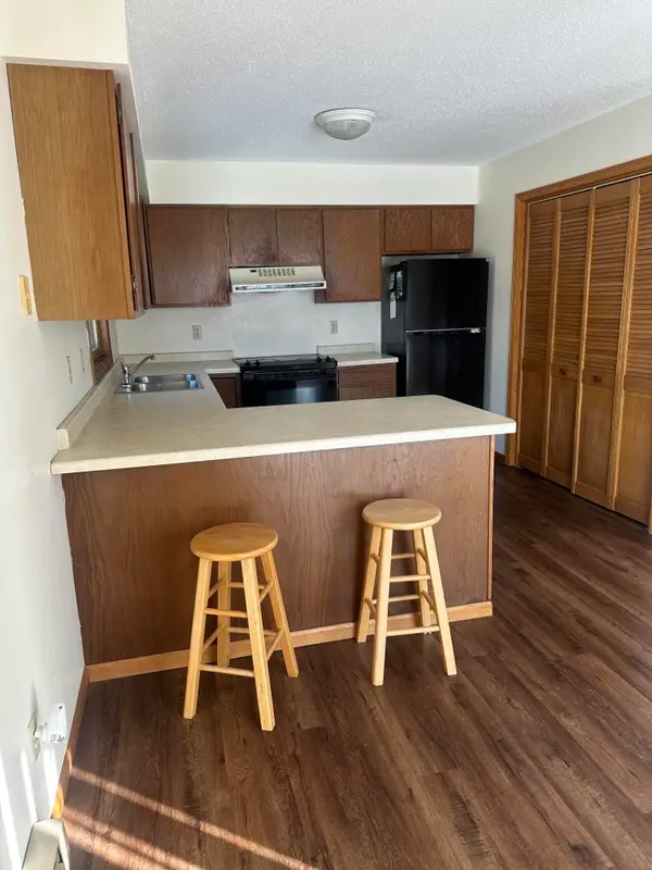 1041 Terrace Dr, Onalaska, WI 54650