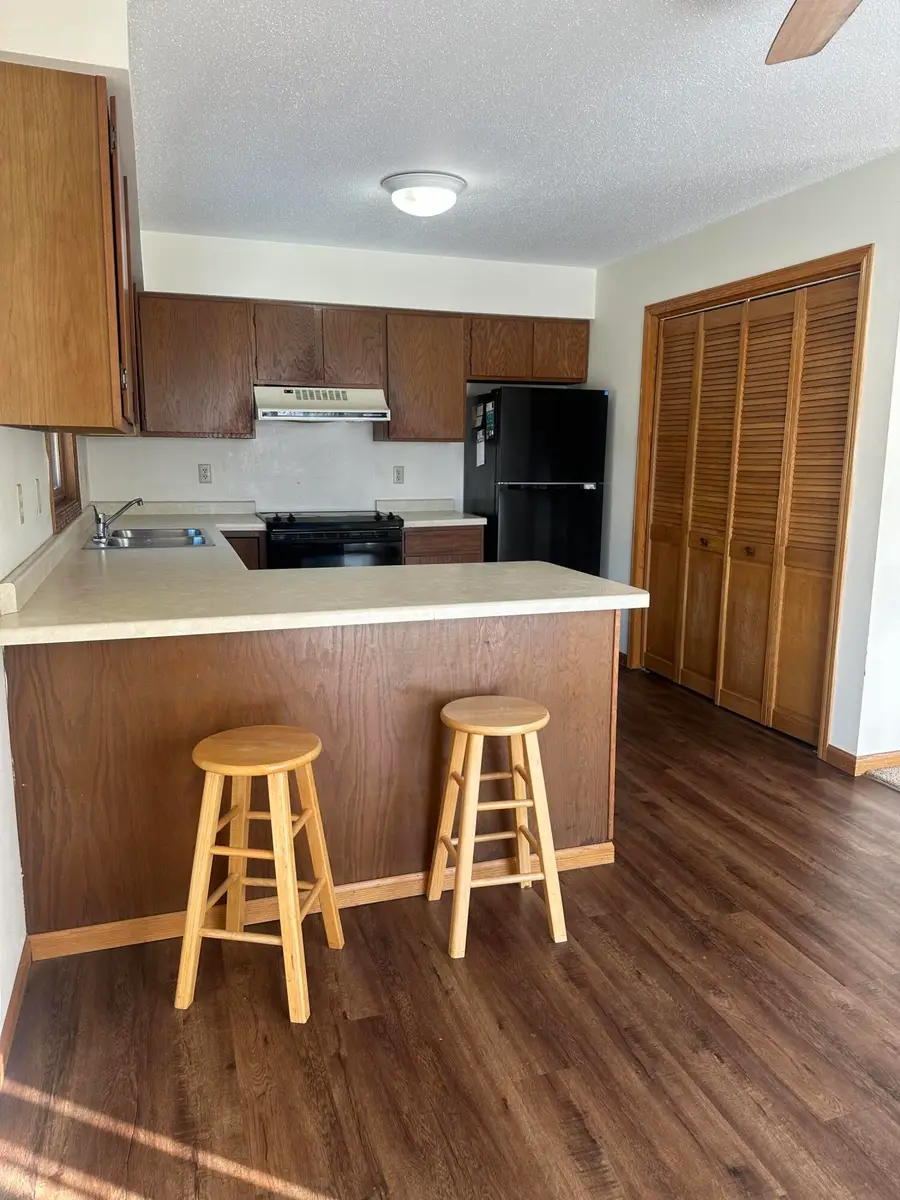 1041 Terrace Dr, Onalaska, WI 54650 - Image #2