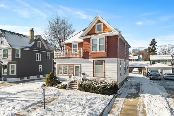 1527 S 80th St, West Allis, WI 53214