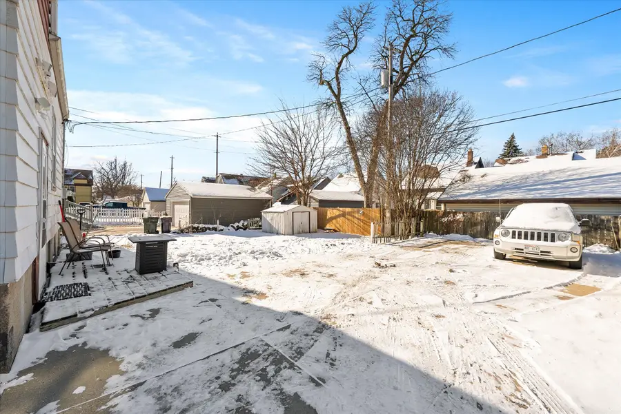 1527 S 80th St, West Allis, WI 53214 - Image #2