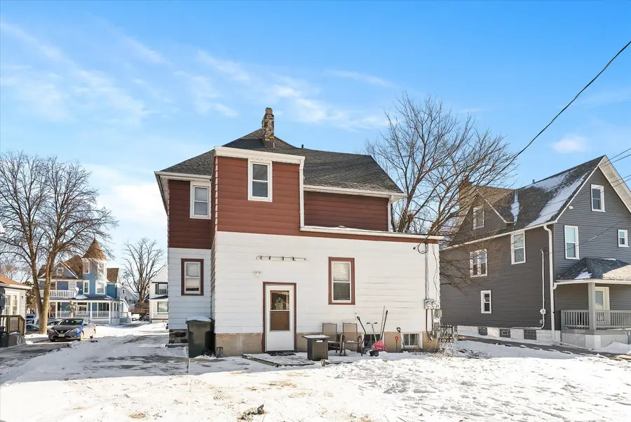 1527 S 80th St, West Allis, WI 53214 - Image #3