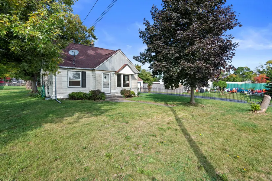 8720 W Kaul Ave, Milwaukee, WI 53225 - Image #2