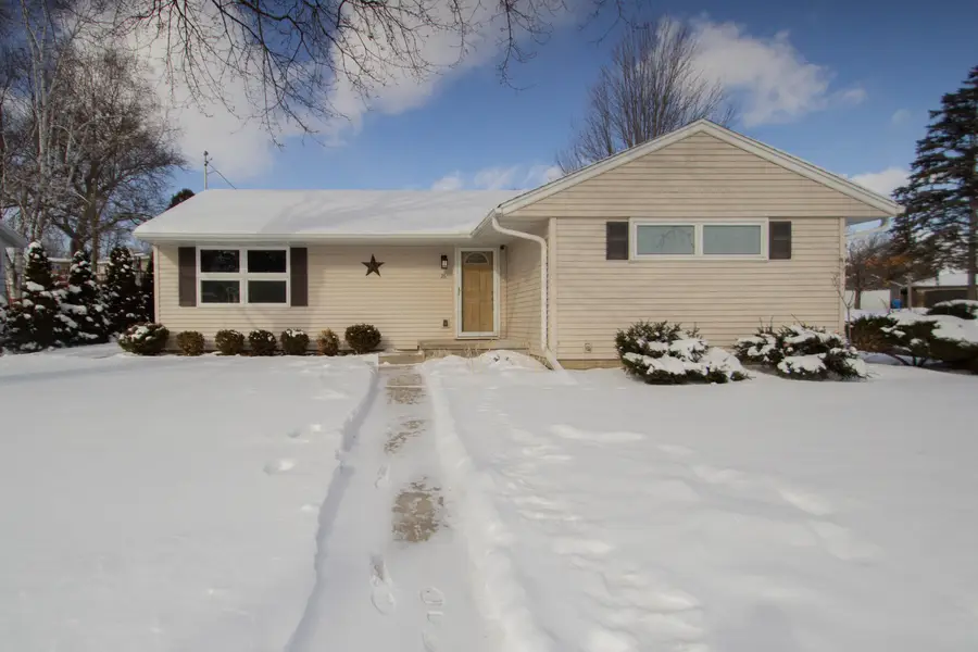 26 Park View Ln, Watertown, WI 53094 - Image #2