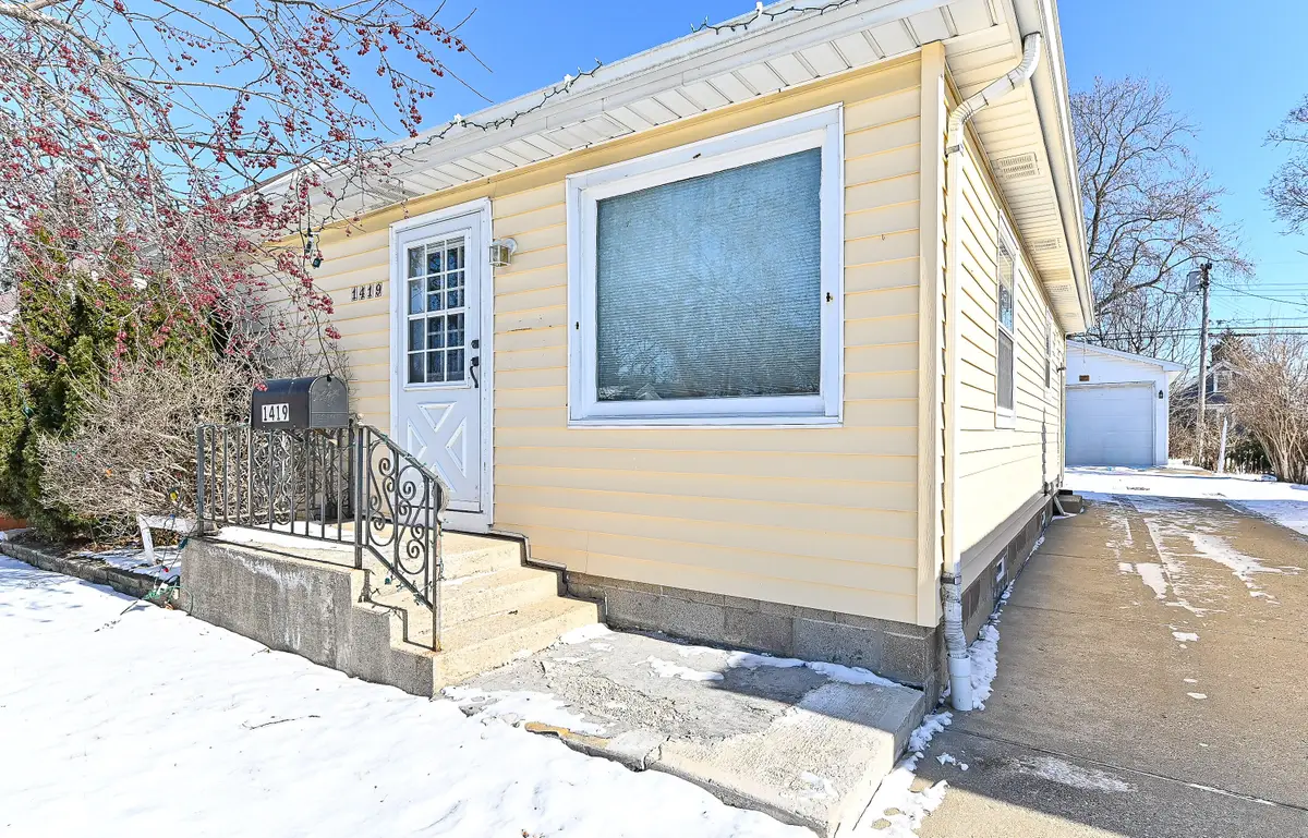 1419 Orchard St, Racine, WI 53405 - #1