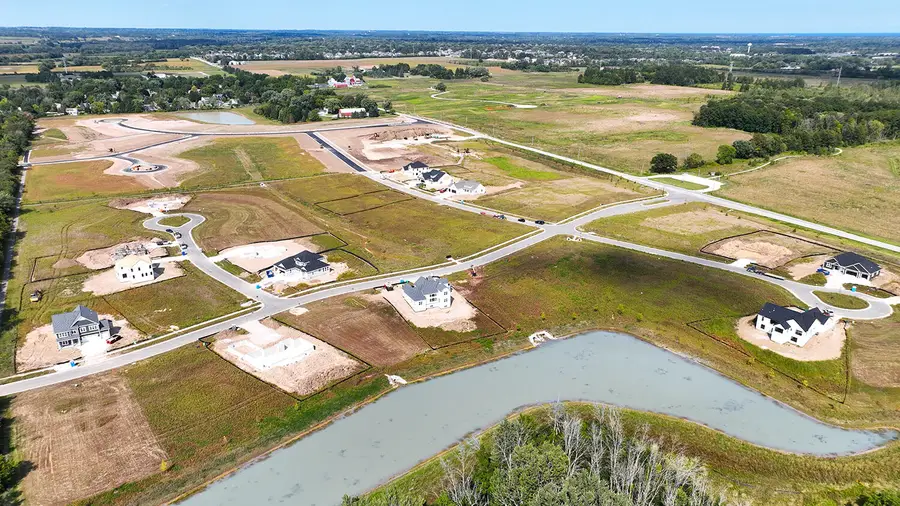 9900 N Cygnet Ct, Mequon, WI 53097 - Image #2