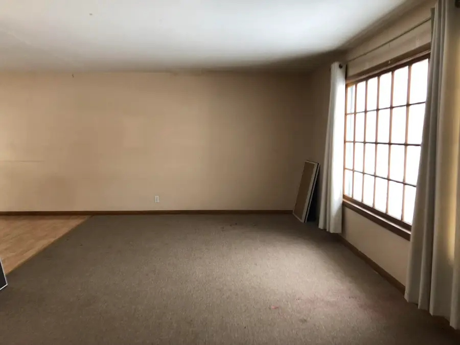 9703 W Kaul Ave, Milwaukee, WI 53225 - Image #2