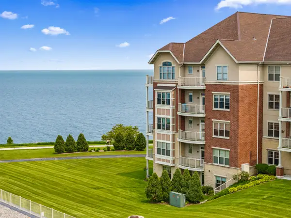 4100 S Lake Dr, Saint Francis, WI 53235