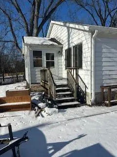 25222 83rd St, Salem Lakes, WI 53168