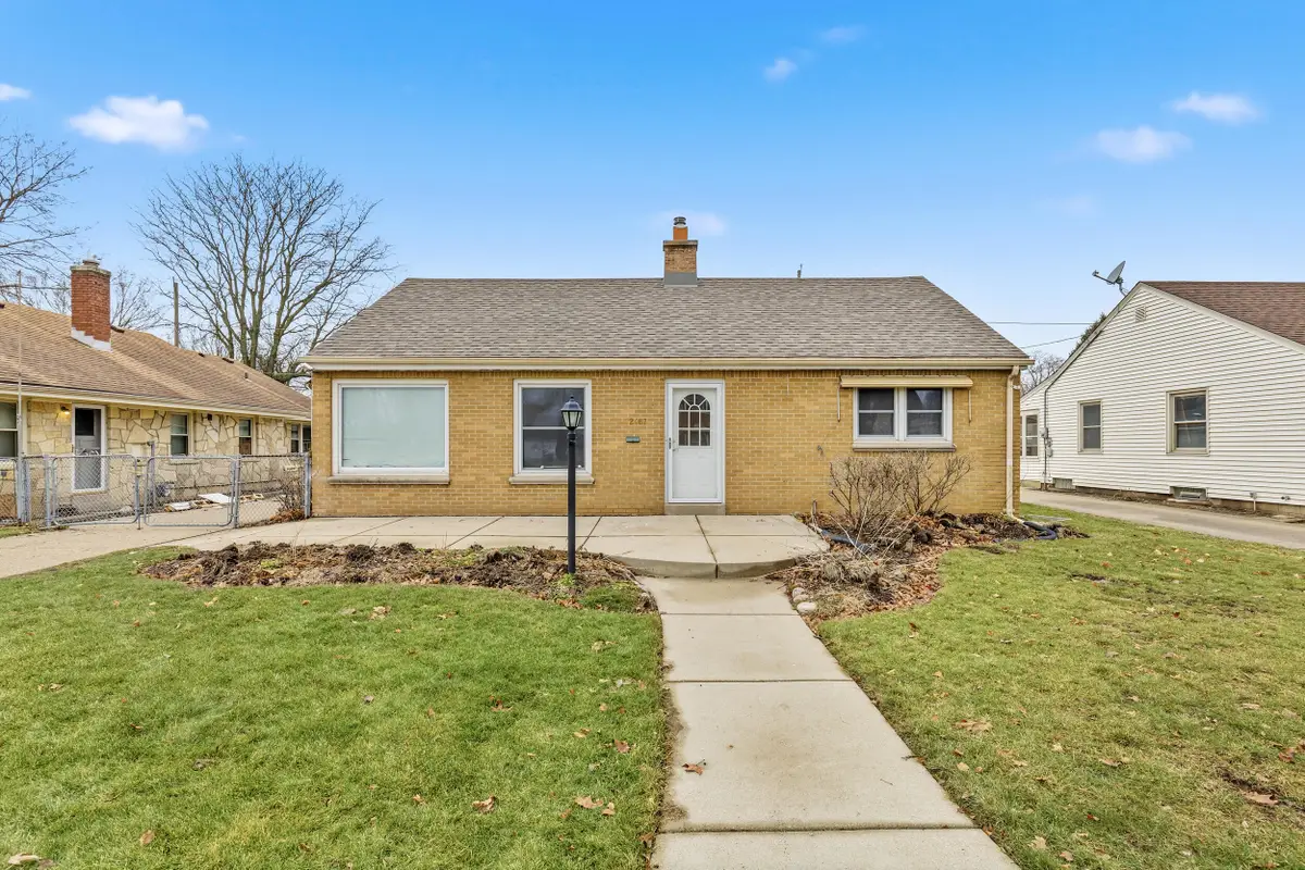 2467 S 82nd St, Milwaukee, WI 53219 - Image #1