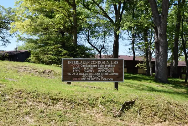 61-02 Lausanne Ct, Geneva, WI 53147