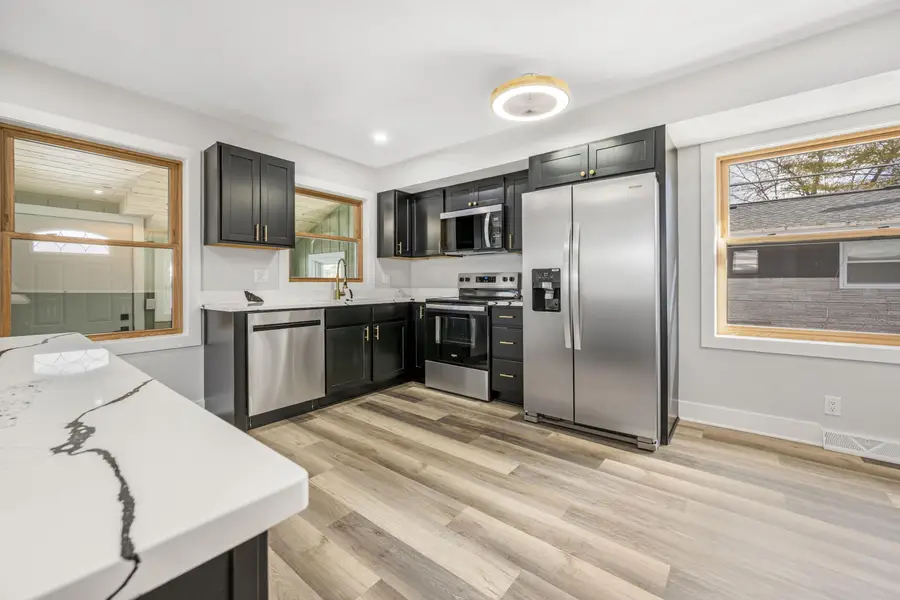 4611 W Kiley Ave, Milwaukee, WI 53223 - #3