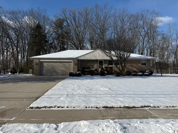 928 N 40th St, Manitowoc, WI 54220