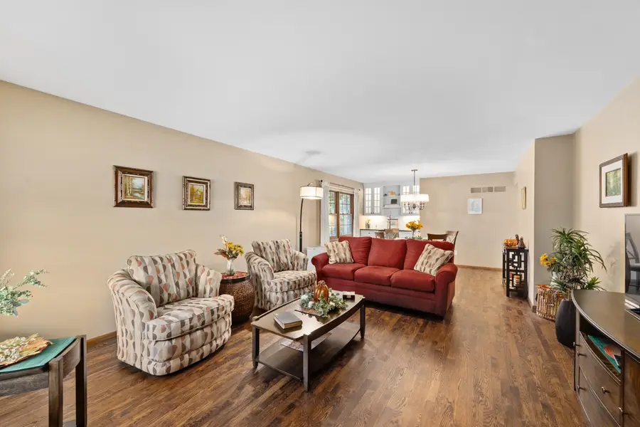 3320 N Knoll Ter, Wauwatosa, WI 53222 - Image #3