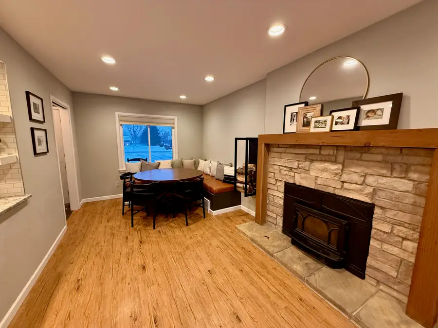 11284 N Lake Shore Dr, Mequon, WI 53092 - Image #3