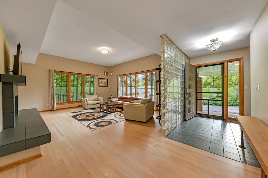 4678 Sonseeahray Dr, Hubertus, WI 53033 - Image #2