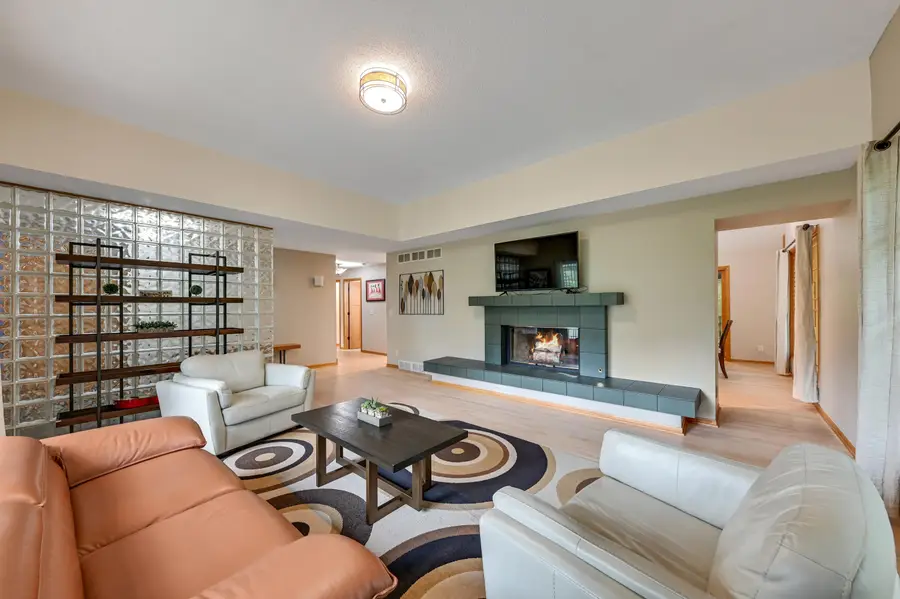 4678 Sonseeahray Dr, Hubertus, WI 53033 - Image #3