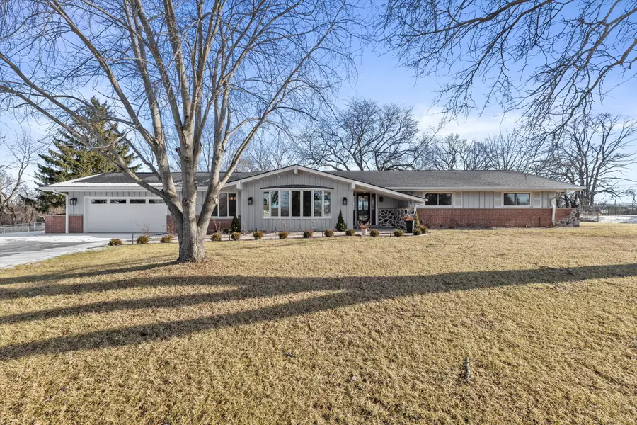 850 Janacek Dr, Brookfield, WI 53045 - Image #2
