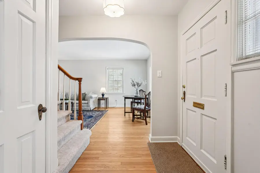 120 W Henry Clay St, Whitefish Bay, WI 53217 - #2