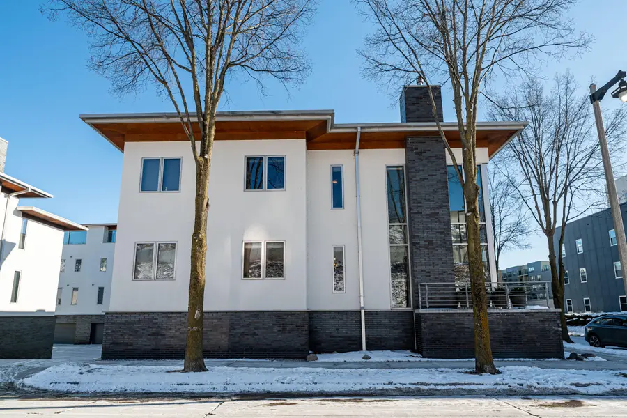 1924 N Booth St, Milwaukee, WI 53212 - #2