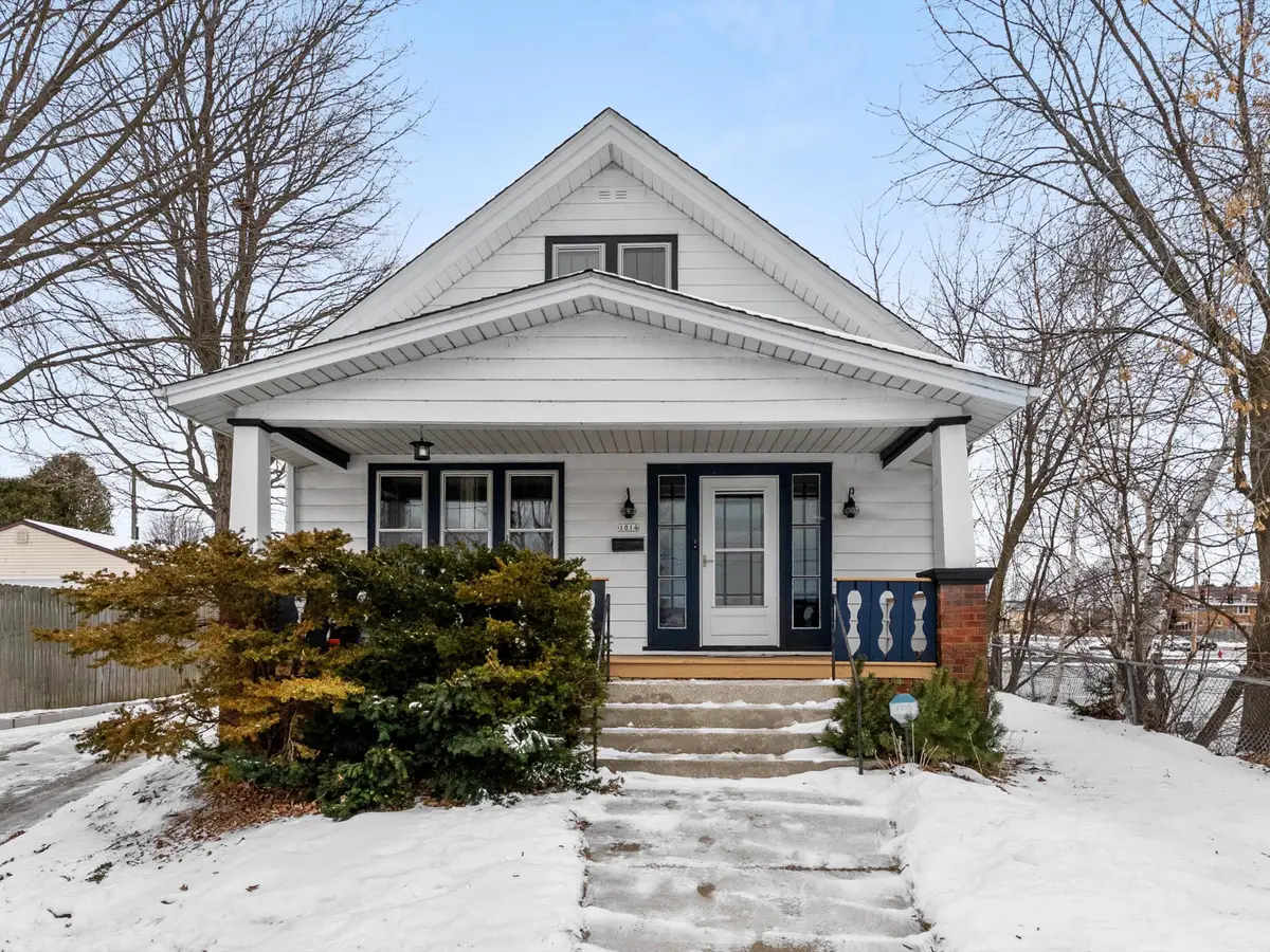 1014 S 20th St, Manitowoc, WI 54220 - #1