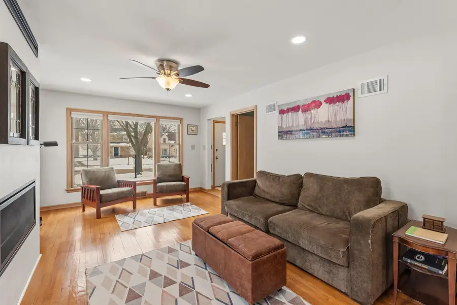 2550 N 96th St, Wauwatosa, WI 53226 - #3