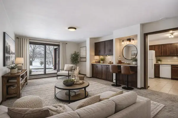 5200 S Tuckaway Blvd, Greenfield, WI 53221