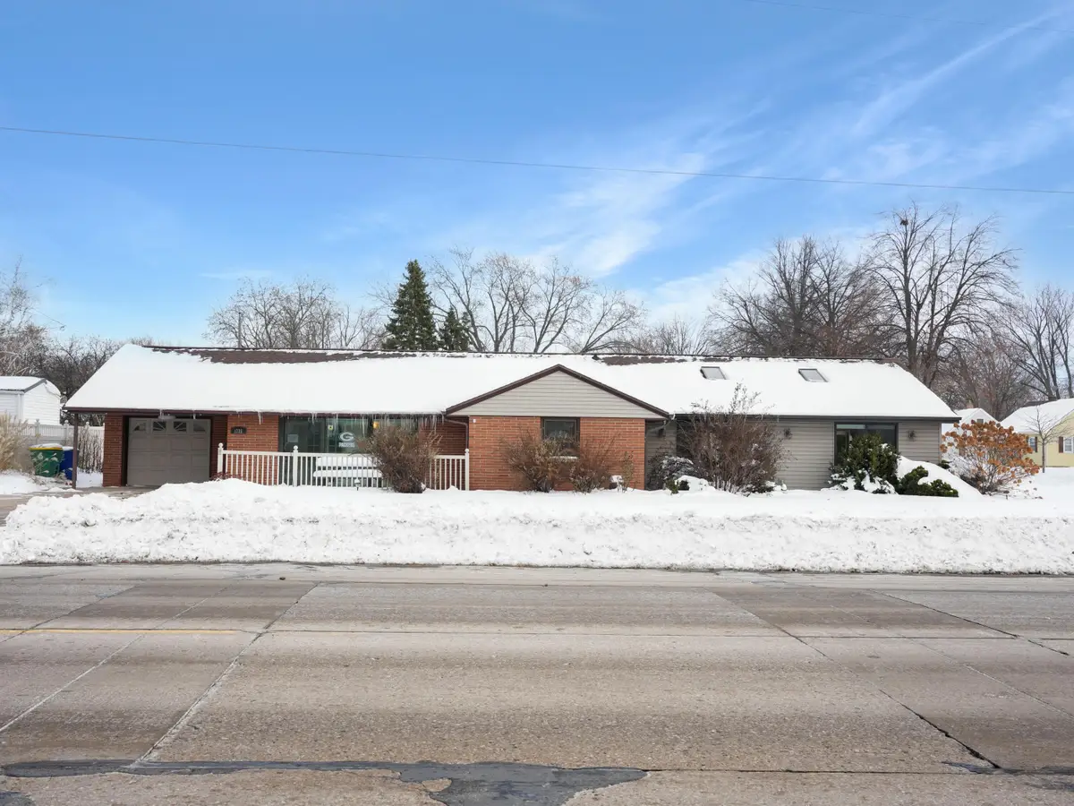 1735 S Oneida St, Green Bay, WI 54304 - #1