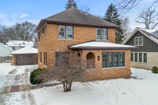 333 E Day Ave, Whitefish Bay, WI 53217