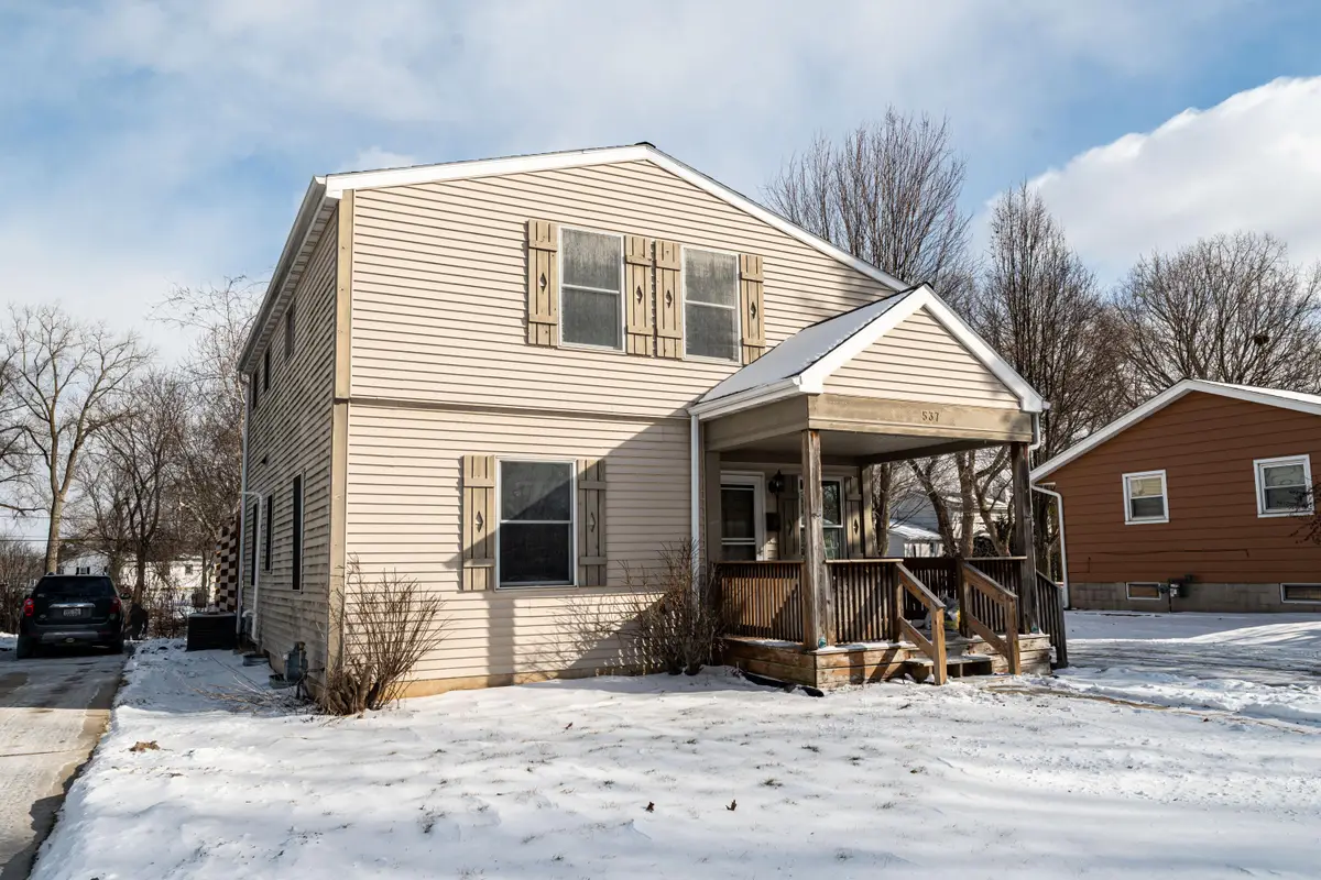 537 Pennsylvania Ave, West Bend, WI 53095 - Image #1