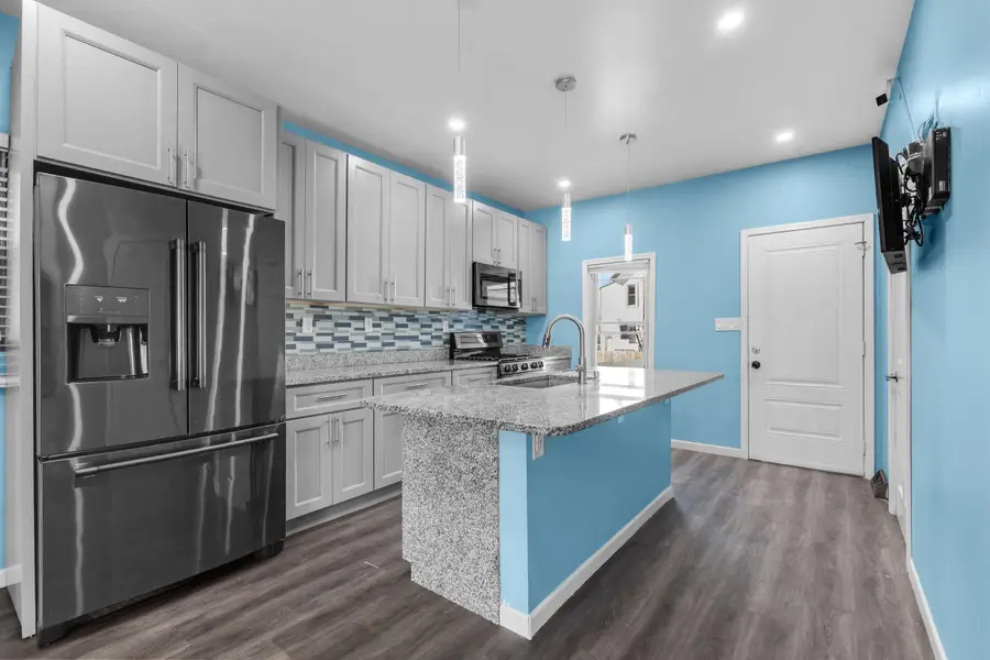 2045 S 15th Pl, Milwaukee, WI 53204 - Image #2