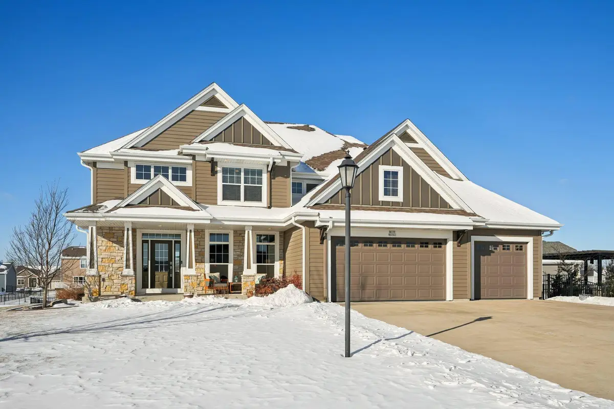 W137N6161 Weyer Farm Ct, Menomonee Falls, WI 53051 - Image #1