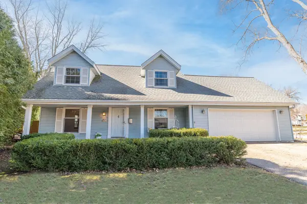 N73W5381 Georgetown Dr, Cedarburg, WI 53012