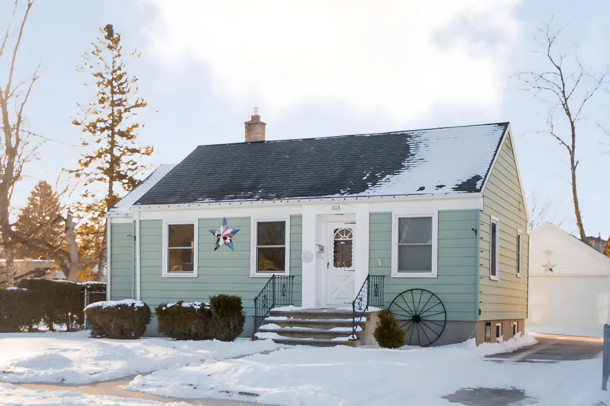 1013 28th St, Two Rivers, WI 54241 - Image #1